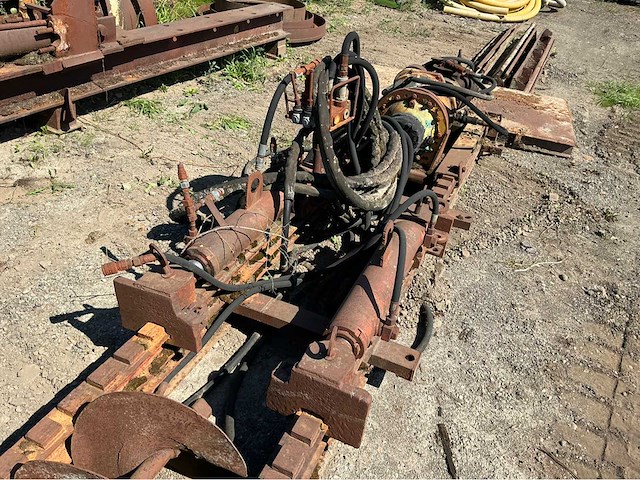 Boorinstallatie met spiralen - afbeelding 6 van  9