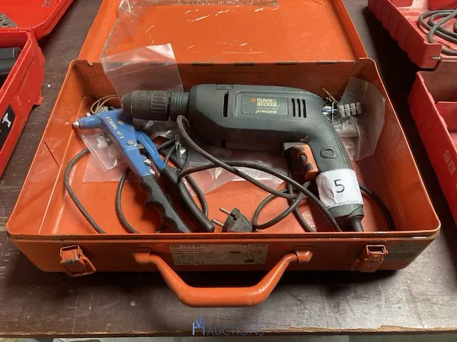 Boormachine black and decker - afbeelding 1 van  3