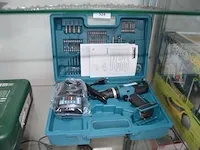 Boormachine makita hp488d met lader in koffer zonder batterij