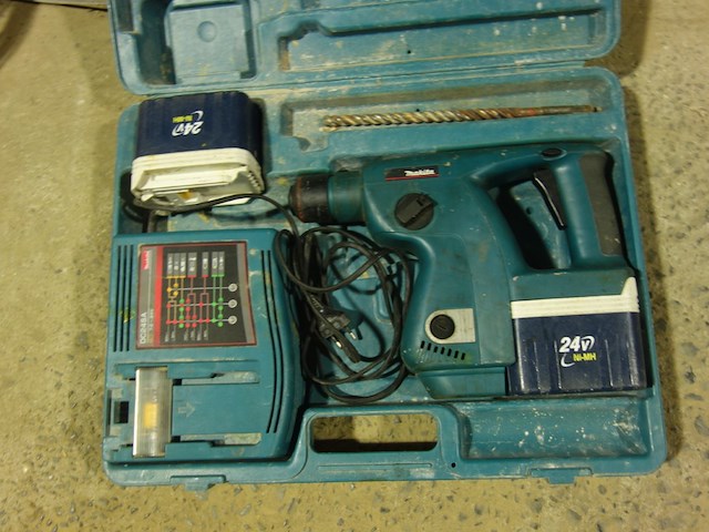 Boormachine makita (snoerloos) (na te zien) - afbeelding 1 van  2