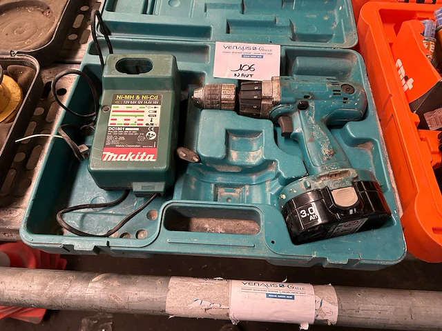 Boormachine makita - afbeelding 1 van  5