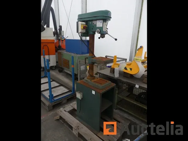 Boormachine op kolom p. gillard - afbeelding 1 van  20