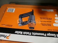 Boormachine, spijkermachine, schuurmachine - afbeelding 4 van  9