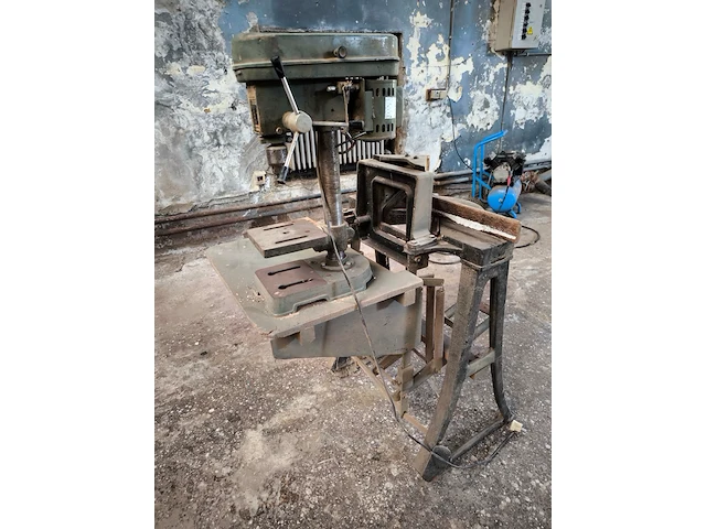 Boormachine/hoekuitkapmachine - afbeelding 1 van  6