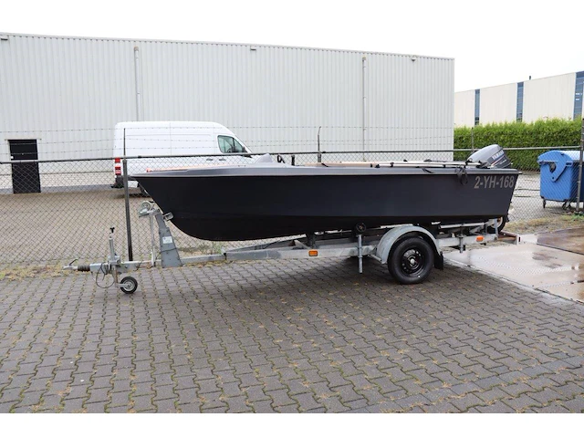 Boot 2-yh-168 compleet gerenoveerd met pega kanteltrailer - afbeelding 1 van  1