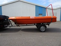 Boot met aanhangwagen