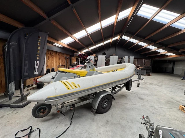 Boot zodiac projet met trailer - afbeelding 16 van  22