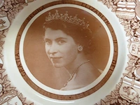 Bord van kroning koningin elisabeth ii - afbeelding 2 van  3