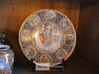 Bord van limoges in porselein en versierd met bladgoud - afbeelding 1 van  2