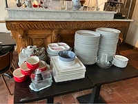 Borden en potten - afbeelding 1 van  3