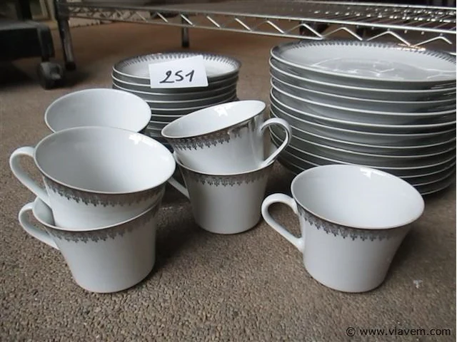 Borden set - afbeelding 2 van  2