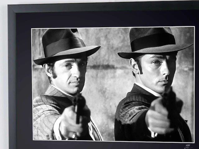 Borsalino 1970 - jean-paul belmondo (françois capella) & alain delon (roch siffredi). - fine art photography - luxe houten lijst 70x50 cm - gelimiteerde oplage van 30 stuks - afbeelding 6 van  7