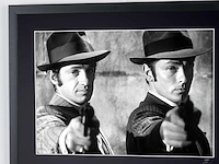 Borsalino 1970 - jean-paul belmondo (françois capella) & alain delon (roch siffredi). - fine art photography - luxe houten lijst 70x50 cm - gelimiteerde oplage van 30 stuks - afbeelding 6 van  7