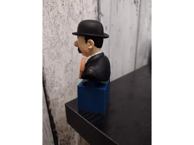 Borstbeeld detective janssen - afbeelding 3 van  4