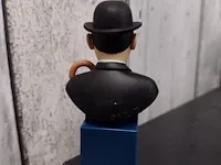 Borstbeeld detective janssen - afbeelding 4 van  4