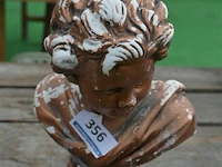 Borstbeeld - afbeelding 1 van  2