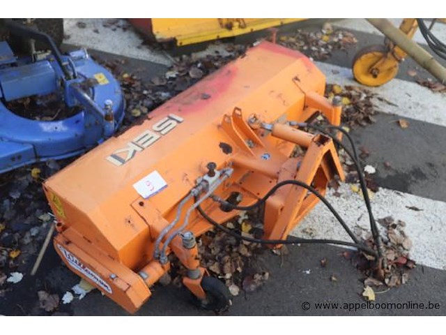 Borstelmachine iseki kl 130 hydr a, bj 2009 - afbeelding 1 van  4