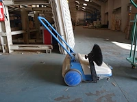 Borstelmachine - afbeelding 1 van  2