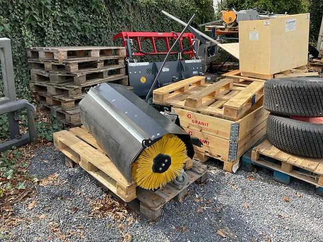 Borstelmachine - afbeelding 1 van  6