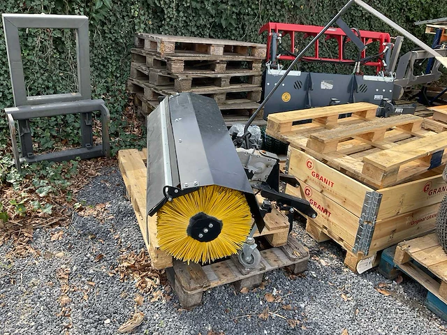 Borstelmachine - afbeelding 2 van  6