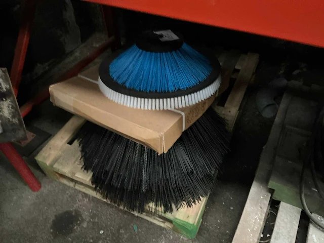 Borstels voor veegmachine (7x) - afbeelding 2 van  3