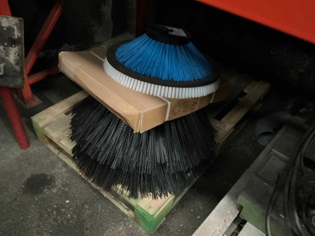 Borstels voor veegmachine (7x) - afbeelding 1 van  3