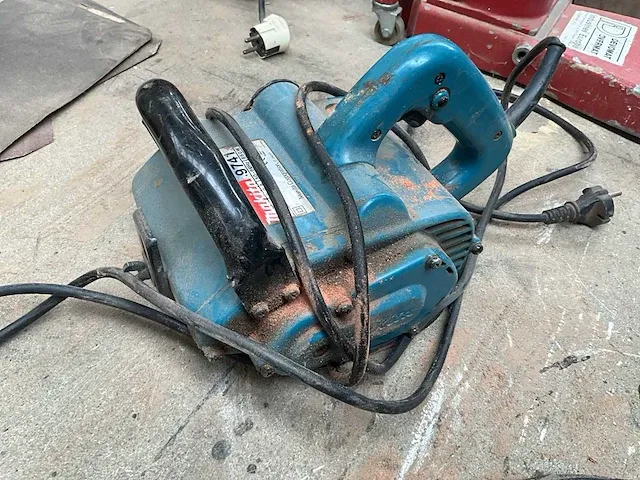 Borstelschuurmachine makita 9471 - afbeelding 2 van  4