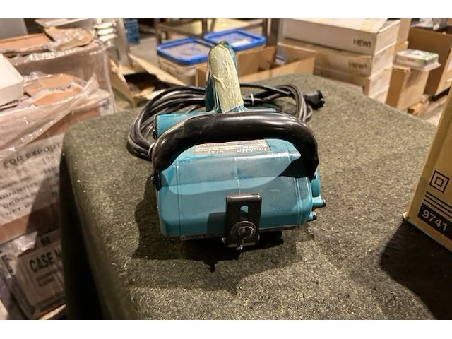 Borstelschuurmachine makita - afbeelding 3 van  4