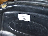Borstelwagen tennant 215e met oplader - afbeelding 2 van  16