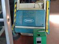Borstelwagen tennant 215e met oplader - afbeelding 3 van  16