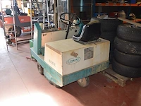 Borstelwagen tennant 215e met oplader - afbeelding 5 van  16