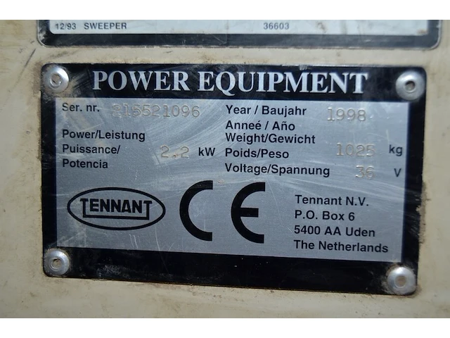 Borstelwagen tennant 215e met oplader - afbeelding 11 van  16