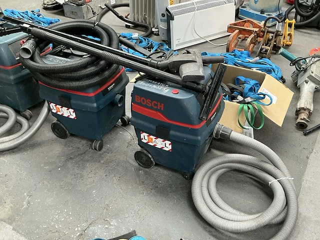 Bosch bouw stofzuiger (2x) - afbeelding 1 van  3