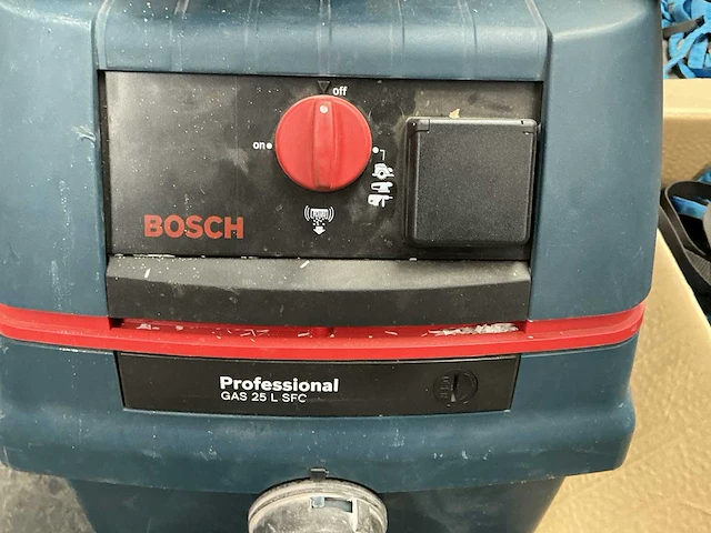 Bosch bouw stofzuiger (2x) - afbeelding 2 van  3