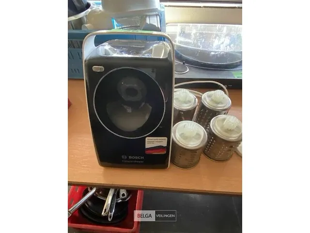 Bosch citruspers met diverse accessoires - afbeelding 2 van  4