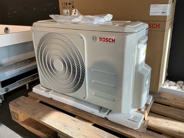 Bosch climate 5000 ms 27 oue buiten unit - afbeelding 1 van  7