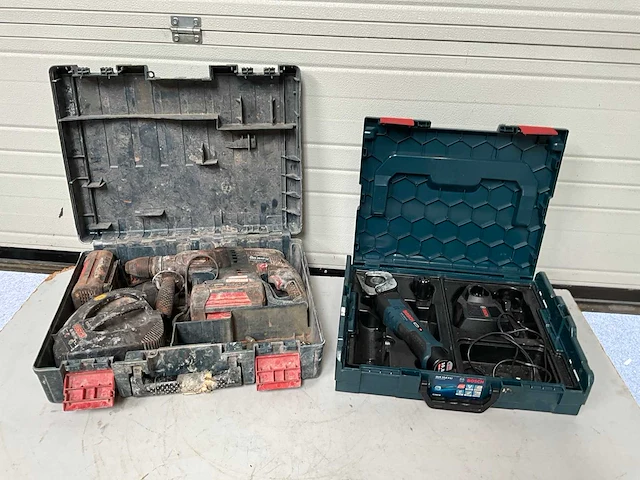 Bosch divers accugereedschap (2x) - afbeelding 1 van  11