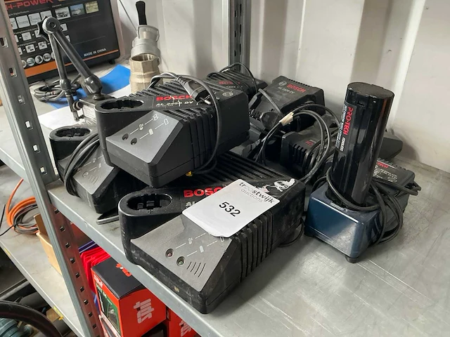 Bosch diverse acculader (7x) - afbeelding 1 van  2