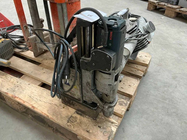 Bosch gbm 23-2 magnetische boormachine - afbeelding 1 van  7
