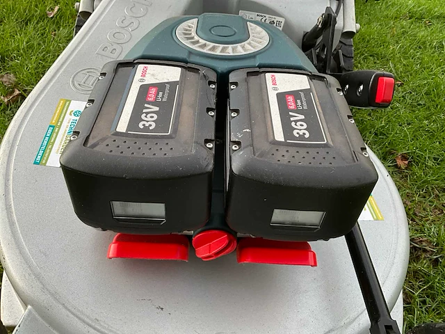 Bosch gra 53 professional grasmaaier 2x accu 36v + lader - afbeelding 16 van  16