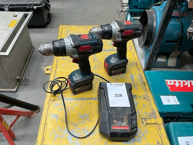 Bosch gsr 14,4 ve 2 li accu boormachine (2x) - afbeelding 1 van  4