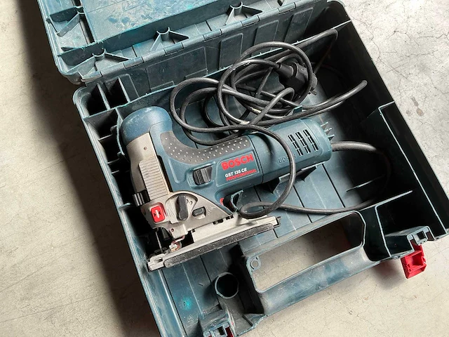 Bosch gst135ce decoupeerzaag - afbeelding 1 van  3