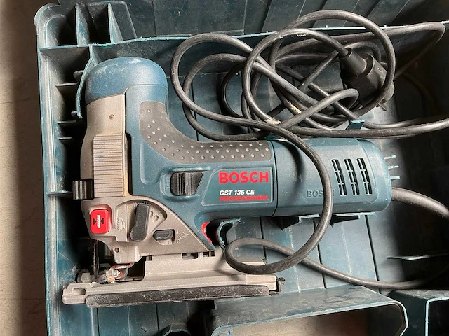 Bosch gst135ce decoupeerzaag - afbeelding 3 van  3