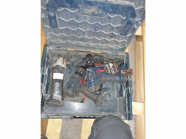 Bosch pakket, 2 vijsmachine en slijpmachine - afbeelding 1 van  4