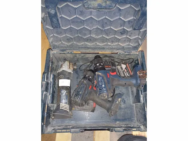 Bosch pakket, 2 vijsmachine en slijpmachine - afbeelding 3 van  4