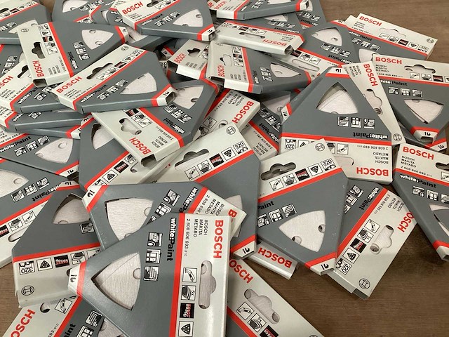 Bosch schuurpapier voor delta machine 93x93 (66x) - afbeelding 1 van  5