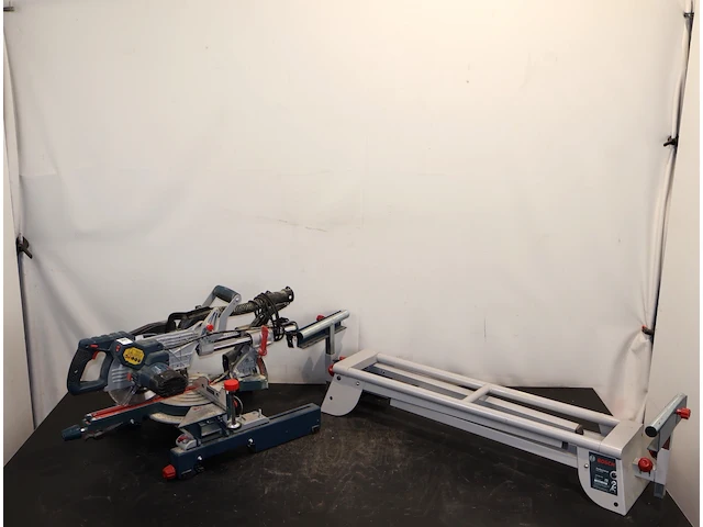 Bosch verstekzaag - afbeelding 1 van  7