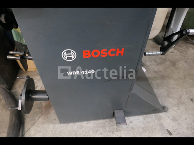 Bosch wbe 4140 s5q wheel balancer - afbeelding 1 van  14