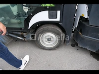 Boschung s2 knikgestuurde veegwagen - afbeelding 13 van  40