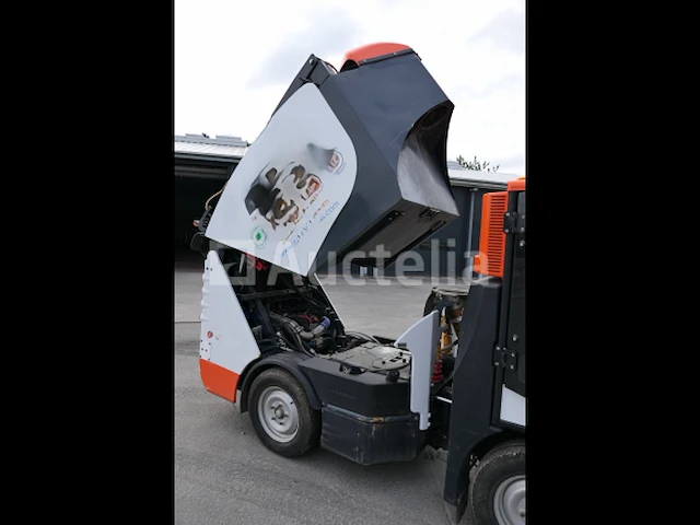 Boschung s2 knikgestuurde veegwagen - afbeelding 14 van  40